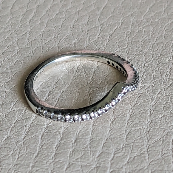 Pandora Sparkling Wishbone Ring - Picture 5 of 8